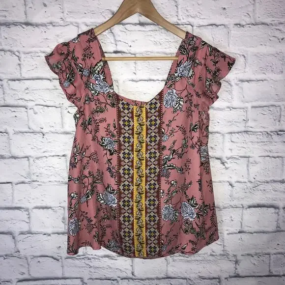 Francesca's Dina Be Floral Pattern Top - Picture 6 of 6